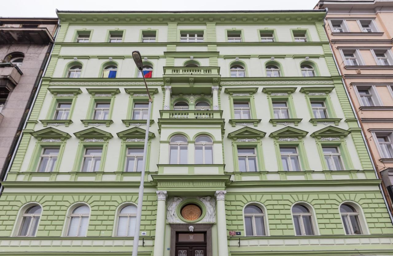 Jt'S Apartments Spanelska Str. Praag Buitenkant foto