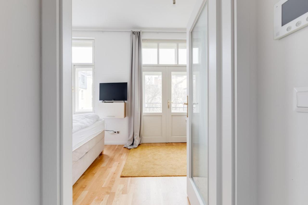 Jt'S Apartments Spanelska Str. Praag Buitenkant foto