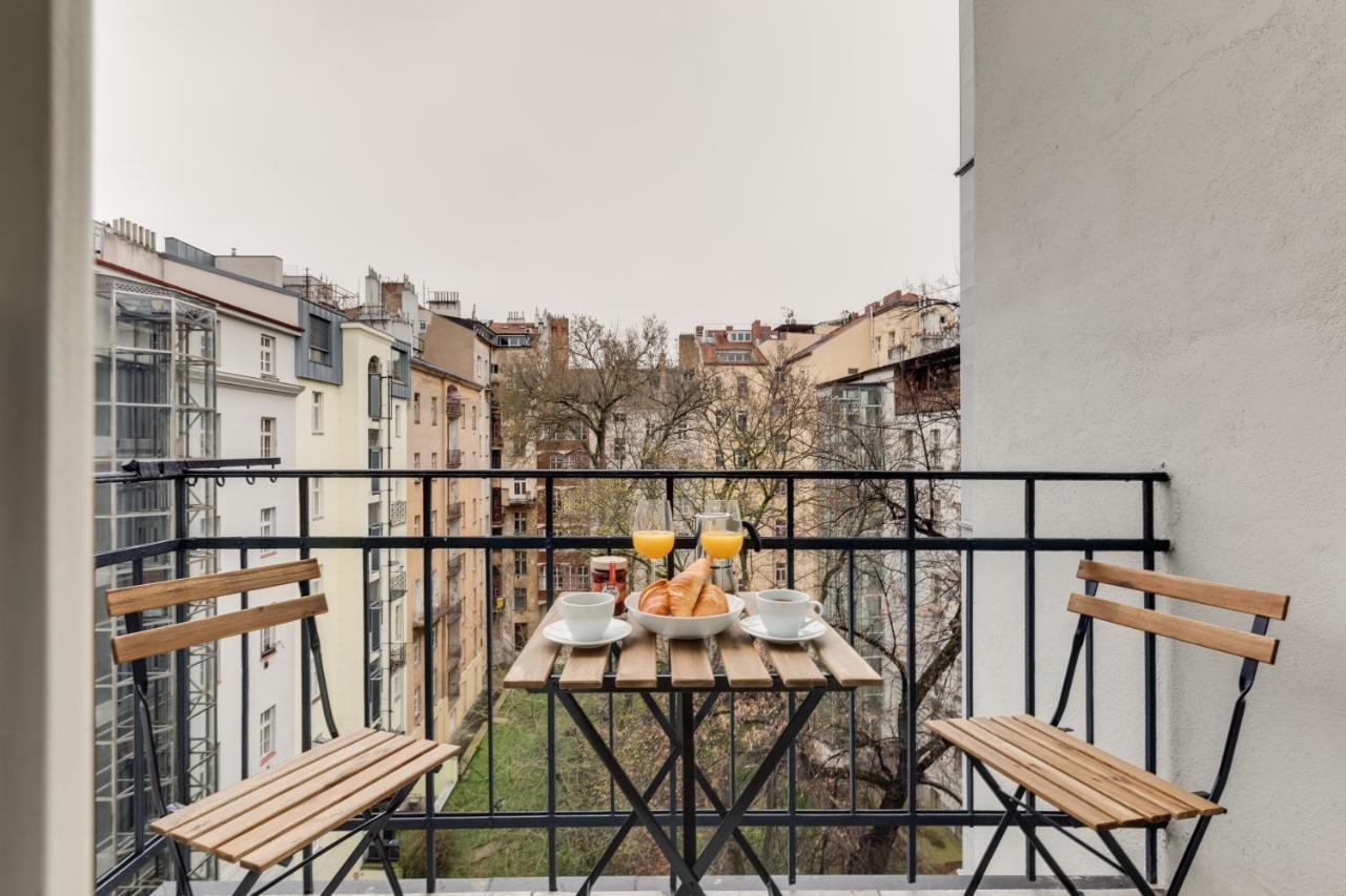 Jt'S Apartments Spanelska Str. Praag Buitenkant foto