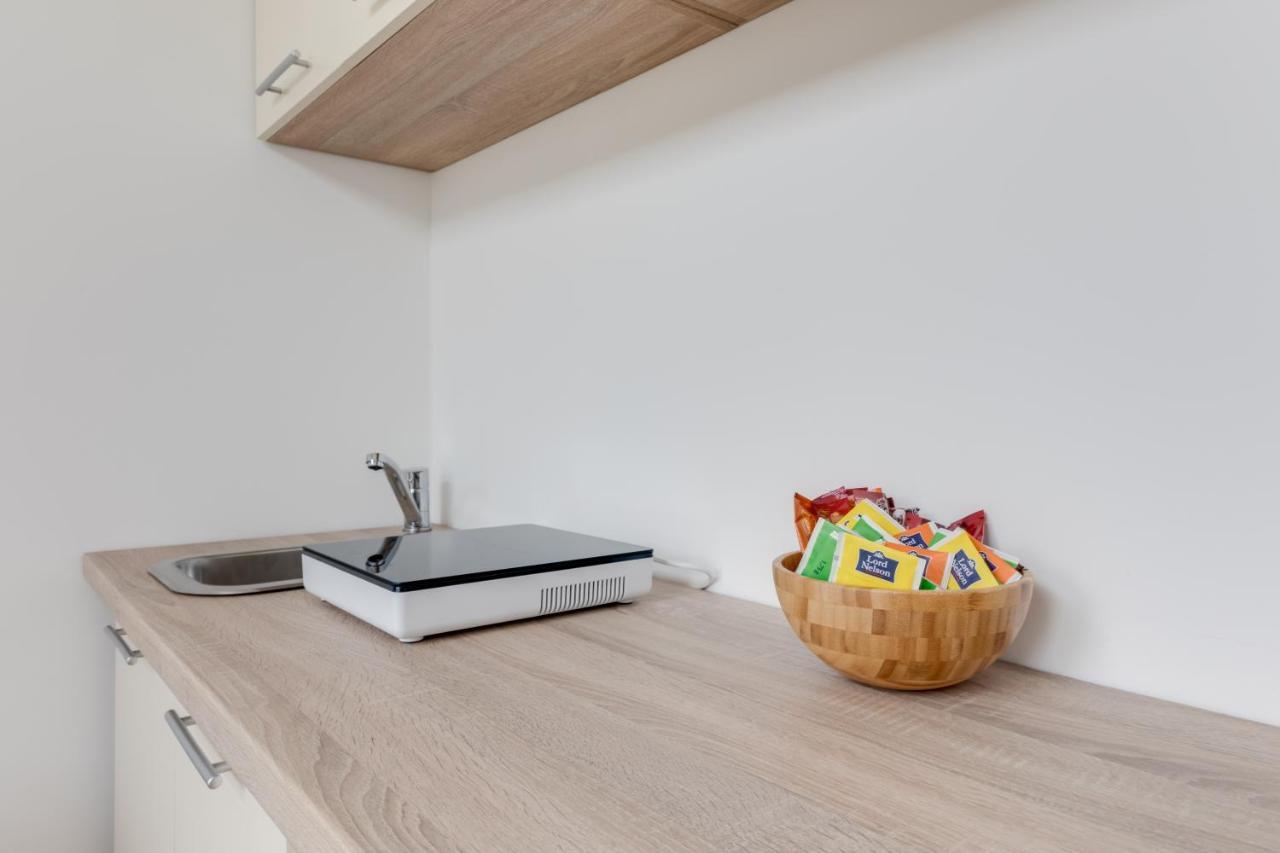 Jt'S Apartments Spanelska Str. Praag Buitenkant foto